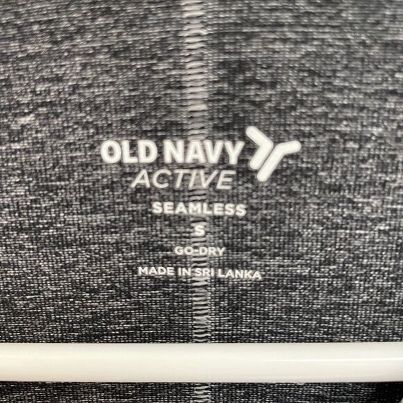 Old Navy Active Seamless Go Dry Gray Athletic Tshirt Women’s Size Small - Picture 3 of 4